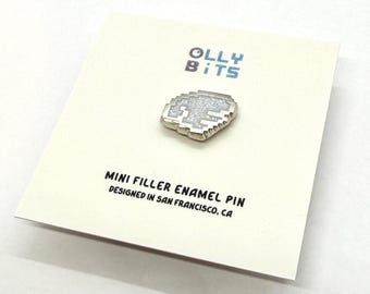 Mini pin de esmalte de relleno de ala derecha con purpurina plateada (chapado en plata) (0,5")