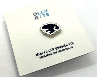 Mini pin de esmalte de relleno de ala píxel Chibi de ala izquierda negra (plateado) (0,5")
