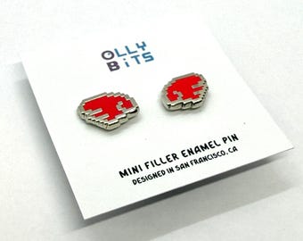 Mini pin de esmalte de relleno de alas de píxeles Chibi Red Wing (plateado) (0,5")