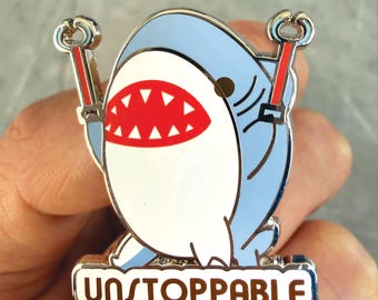 Pin de esmalte duro del Mayor General Tiburón IMPARABLE (1,5")