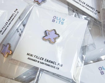 Mini pin de esmalte de relleno de estrella de píxeles en tonos pastel morados (plateados) (0,5")