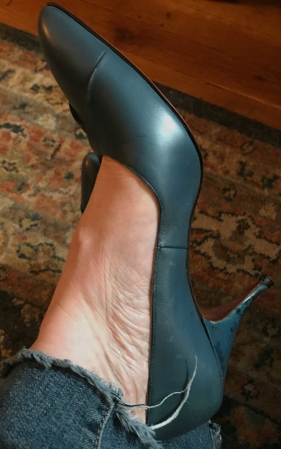 very pointy shoes