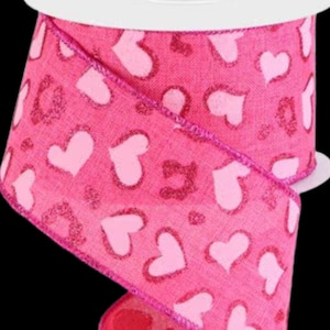 Ruban torsadé Saint-Valentin coeurs roses au rouleau 2,5 po x 10 mètres RGC189511