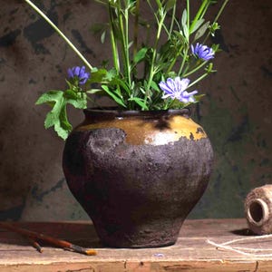 Maceta antigua ucraniana de barro / Gres negro envejecido / Decoración Wabi-Sabi