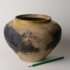 Olla de barro ucraniana antigua / Decoración con esmalte amarillo / Decoración de cocina estilo wabi-sabi / Cerámica rural primitiva