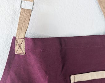 Tablier en sergé bordeaux fait main avec poches beiges et tour de cou réglable - 100 % coton - Idéal pour cuisiner, bricoler et plus encore