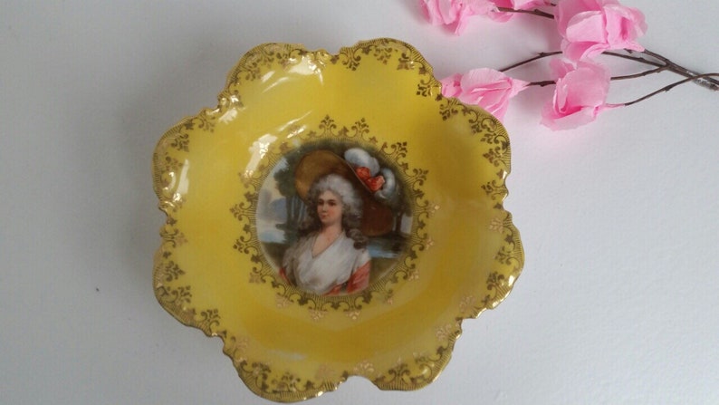Vintage Pair of Yellow Porcelain Trinket Dishes Keys Dish Decorative Dish