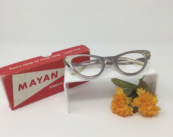 Vintage 50er Jahre Mayan Retro Catseye Brillenfassungen - Rosefarbene Catseye Eyeware aus geätztem Aluminium