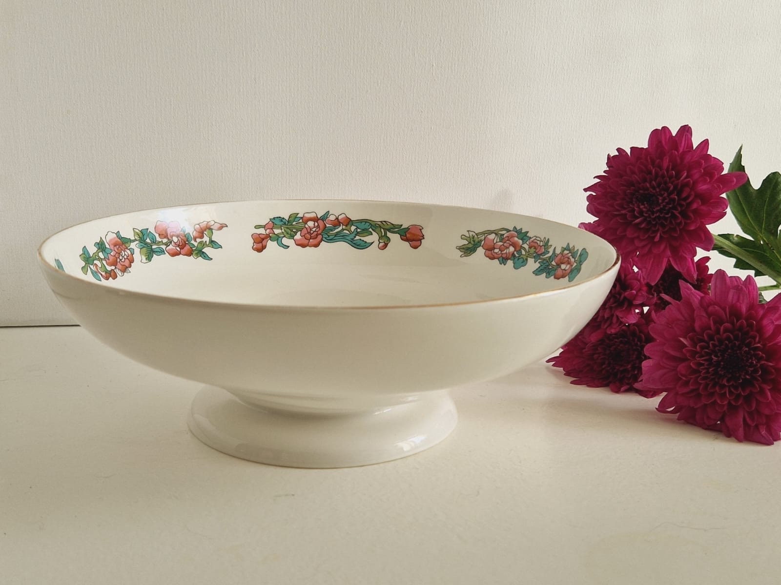 Vintage Springfield Large Pedestal Fruit/Serving Bowl In Indian Tree Pattern With Gold Rim