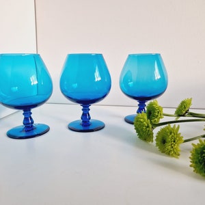 Copos pequenos de conhaque azul-petróleo vintage, copos de conhaque retrô, copos de conhaque azuis, conjunto de 3