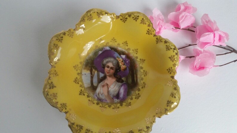 Vintage Pair of Yellow Porcelain Trinket Dishes Keys Dish Decorative Dish