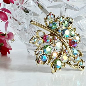 Vintage Aurora Borealis bloemen- en bladnevelbroche, bloemenbroche, speld