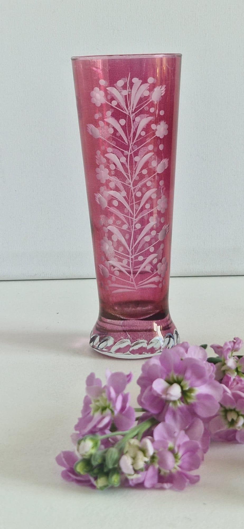 ローラアシュレイ　クリスタル花瓶 エッチング装飾 ローラアシュレイ クリスタル花瓶 エッチング装飾 - メルカリ