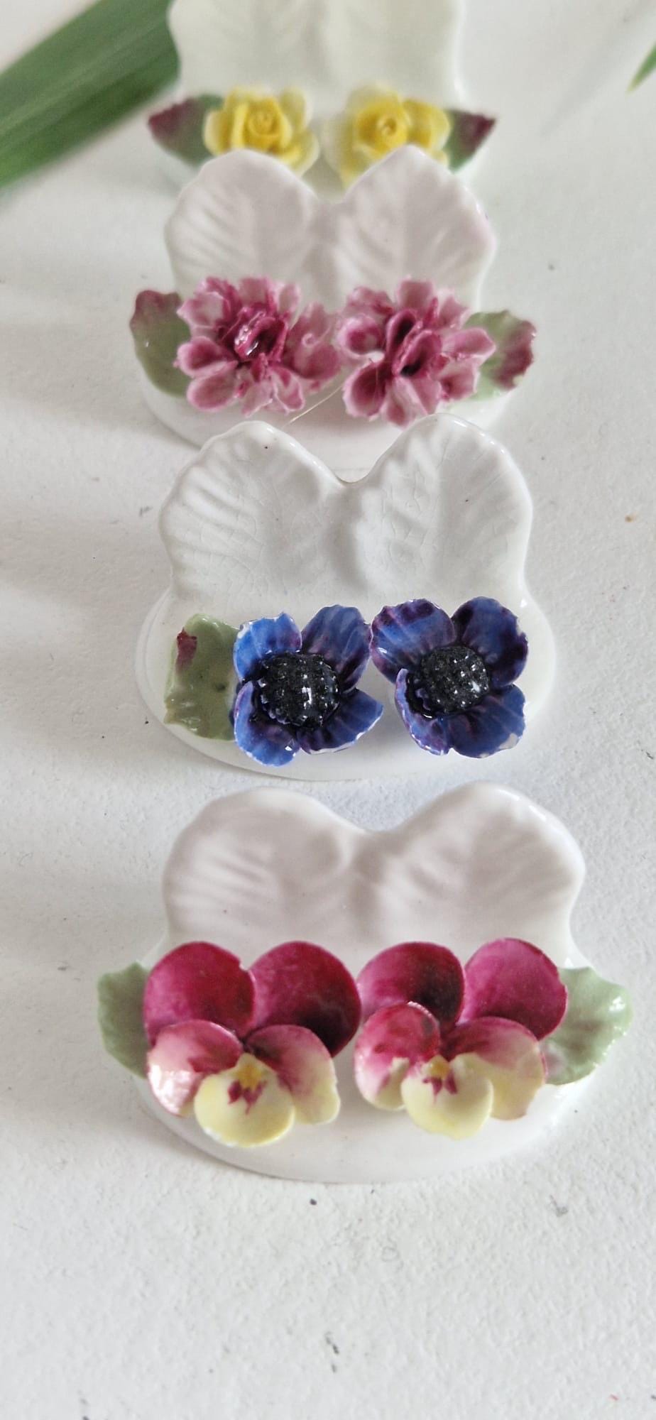 Vintage Royal Aynsley Set of 4 Bone China Flower Place Card