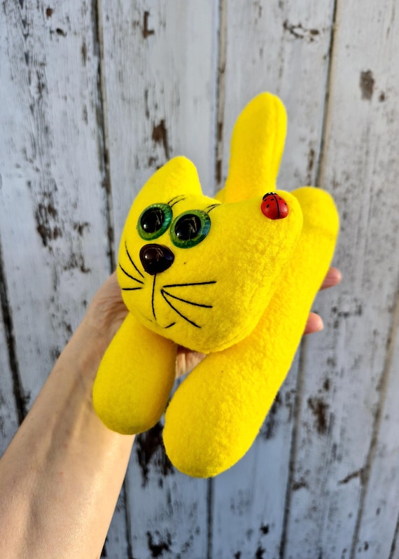自作ぬいぐるみ・黄色い猫 手作りのぬいぐるみ猫：ぬいぐるみホームデコレーション（25 x 10 cm