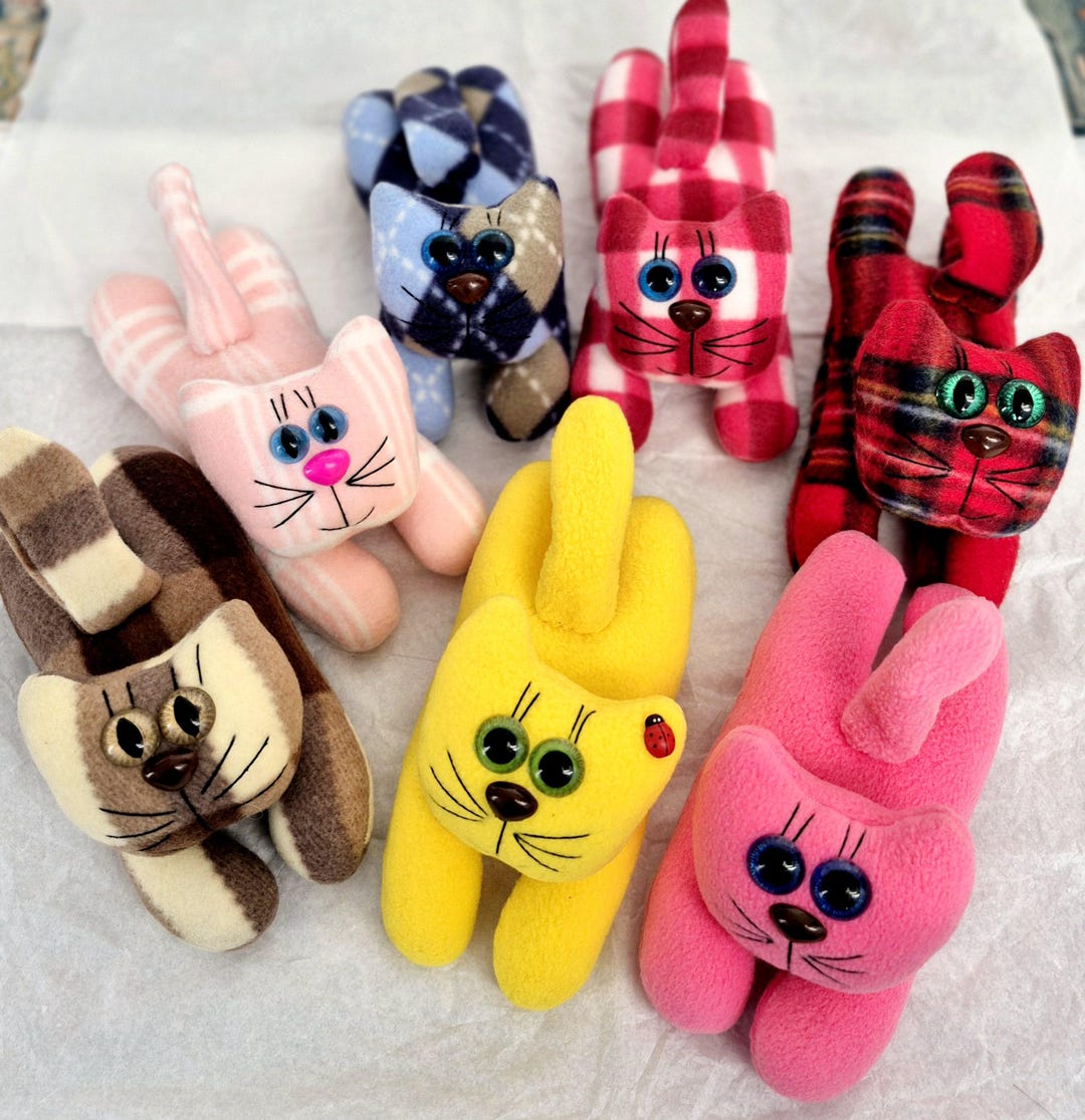 手作りのぬいぐるみ猫：ぬいぐるみホームデコレーション（25 x 10 cm