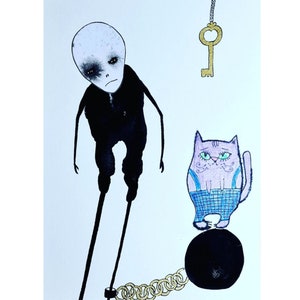 Puede incluir: Una ilustración en blanco y negro de una figura alta y delgada con una cabeza grande y un gato con un mono de trabajo de pie sobre una bola negra. La figura sostiene una cadena unida a la bola. El gato es rosa con una camisa a rayas azules y blancas y una llave dorada cuelga del techo.