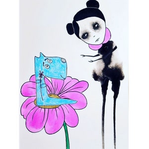 Pode incluir: Uma ilustração em preto e branco de uma menina com pernas longas e uma ilustração em azul e branco de um cão sentado em uma flor rosa.