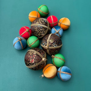 Holiday bauble | Christmas | Diwali Decor | Handmade | Sustainable | Up-cycled | Wedding Decor | Favour | Indian wedding | Bauble | Reuse