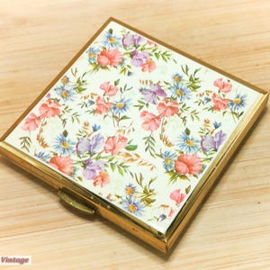 Kigu square floral-Vintage Make Up/Powder Mirror Compact-1ye , vintage compact, handheld mirror, vintage vanity