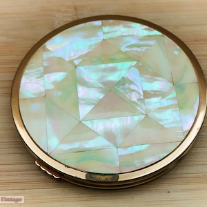 Mother of pearl-Vintage Make Up/Powder Compact-1pi, compact mirror, vintage compact, handheld mirror, vintage vanity