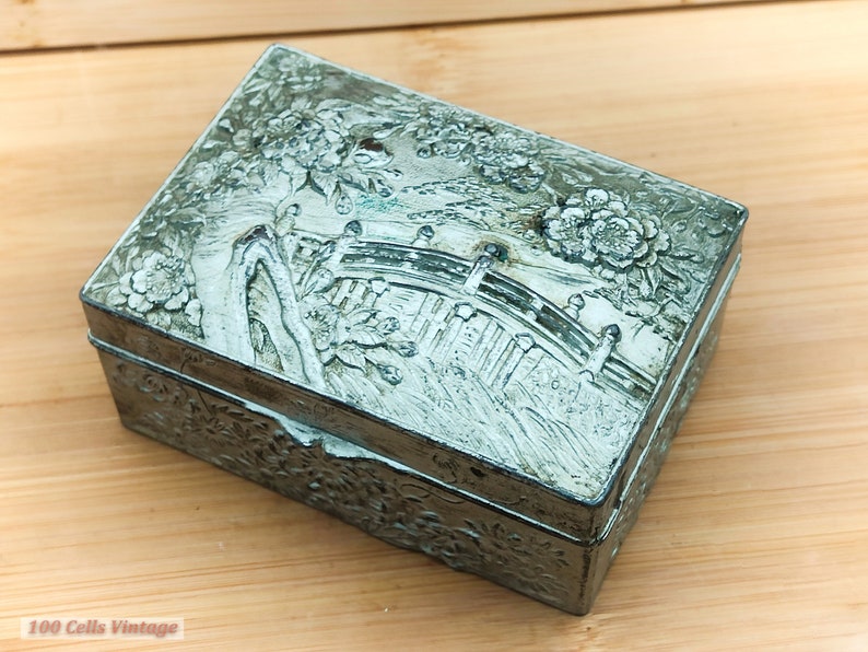 Chinese/Asian Embossed Silver Tone-8cm-Vintage Trinket/Pill/Jewellery Box image 1