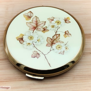 Stratton little white flowers-Vintage Ladies Powder Compact-1pi, compact mirror, vintage compact, handheld mirror, vintage vanity