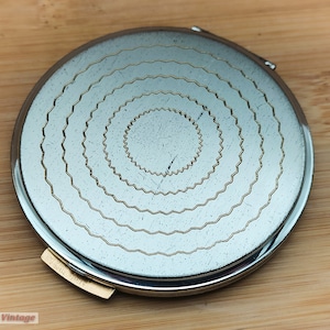 Volupte USA Silver Tone Guilloche-Vintage Ladies Powder Compact -0ma, compact mirror, vintage compact, handheld mirror, vintage vanity