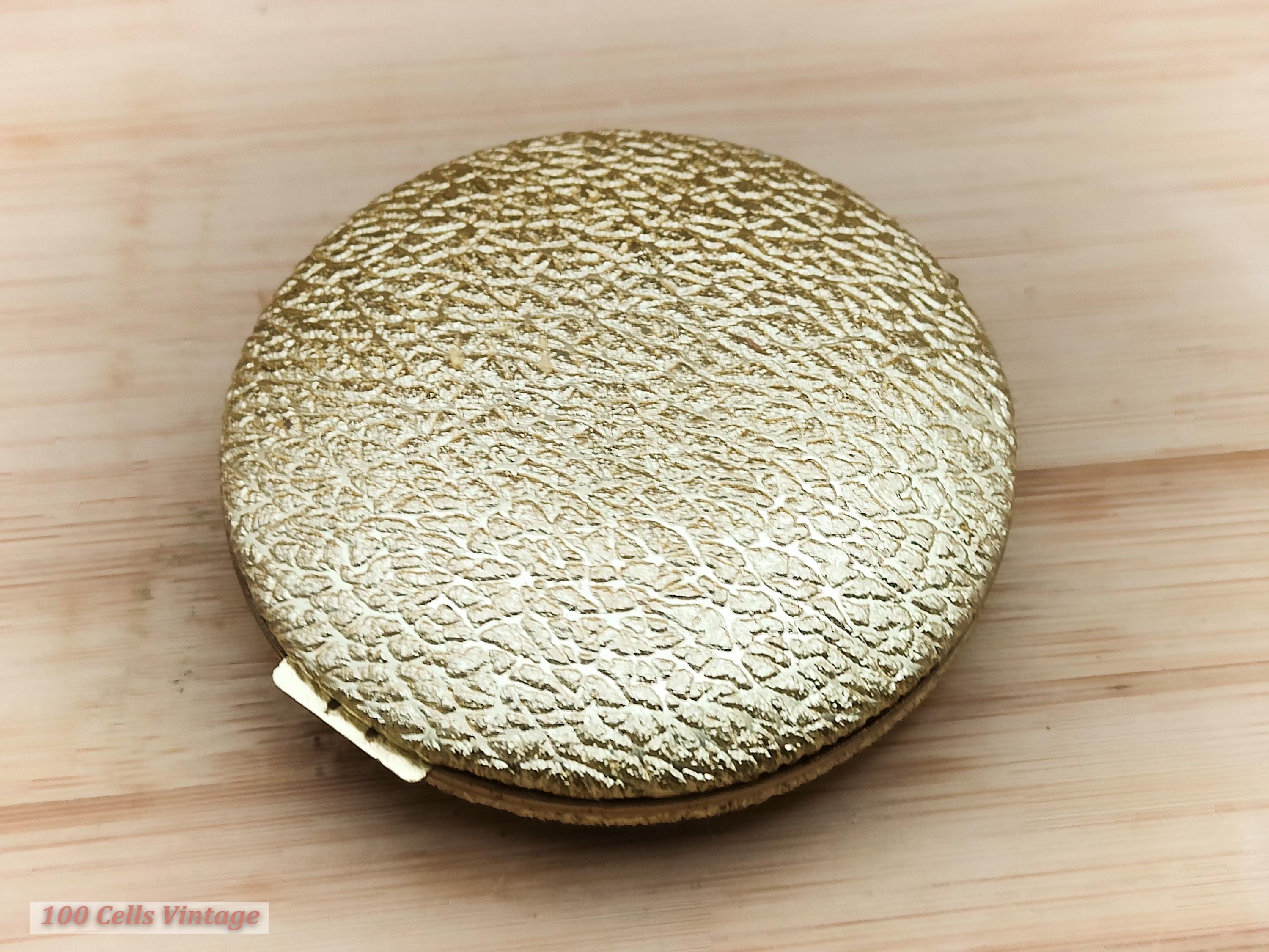 Revlon Textured Gold Turn-vintage Ladies Powder Compact-1pi