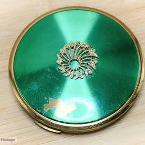 Espejo compacto vintage para maquillaje o polvos, tono verde metalizado y dorado, 1 litro, espejo compacto vintage, espejo de mano, tocador vintage.