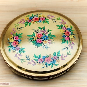 Darling/Kigu Bright Flowers on Gold Tone-Vintage Ladies Powder Compact -cgr