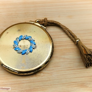 Pequeño espejo compacto de maquillaje/polvo vintage en tono dorado con joyas azules y delgado de 1 litro, espejo compacto, espejo vintage, espejo de mano, tocador vintage