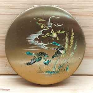 Ducks/Birds-Vintage Ladies Powder Compact-0li, compact mirror, vintage compact, handheld mirror, vintage vanity