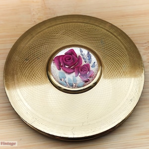 Flowers Behind Lucite-Vintage Ladies Powder Compact -0ma, compact mirror, vintage compact, handheld mirror, vintage vanity