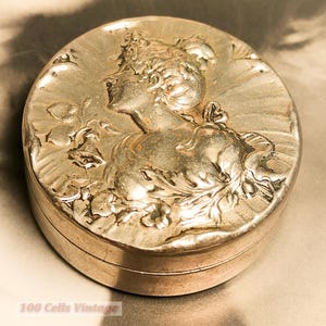 Lady&#39;s portrait silver tone embossed-4.5cm-vintage pill box/snuff box-205-keepsake box, jewelry box, trinket box, treasure box