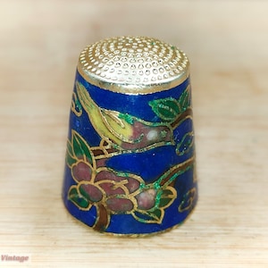 Bird-Blue and Gold Cloisonne Vintage Thimble-1bl