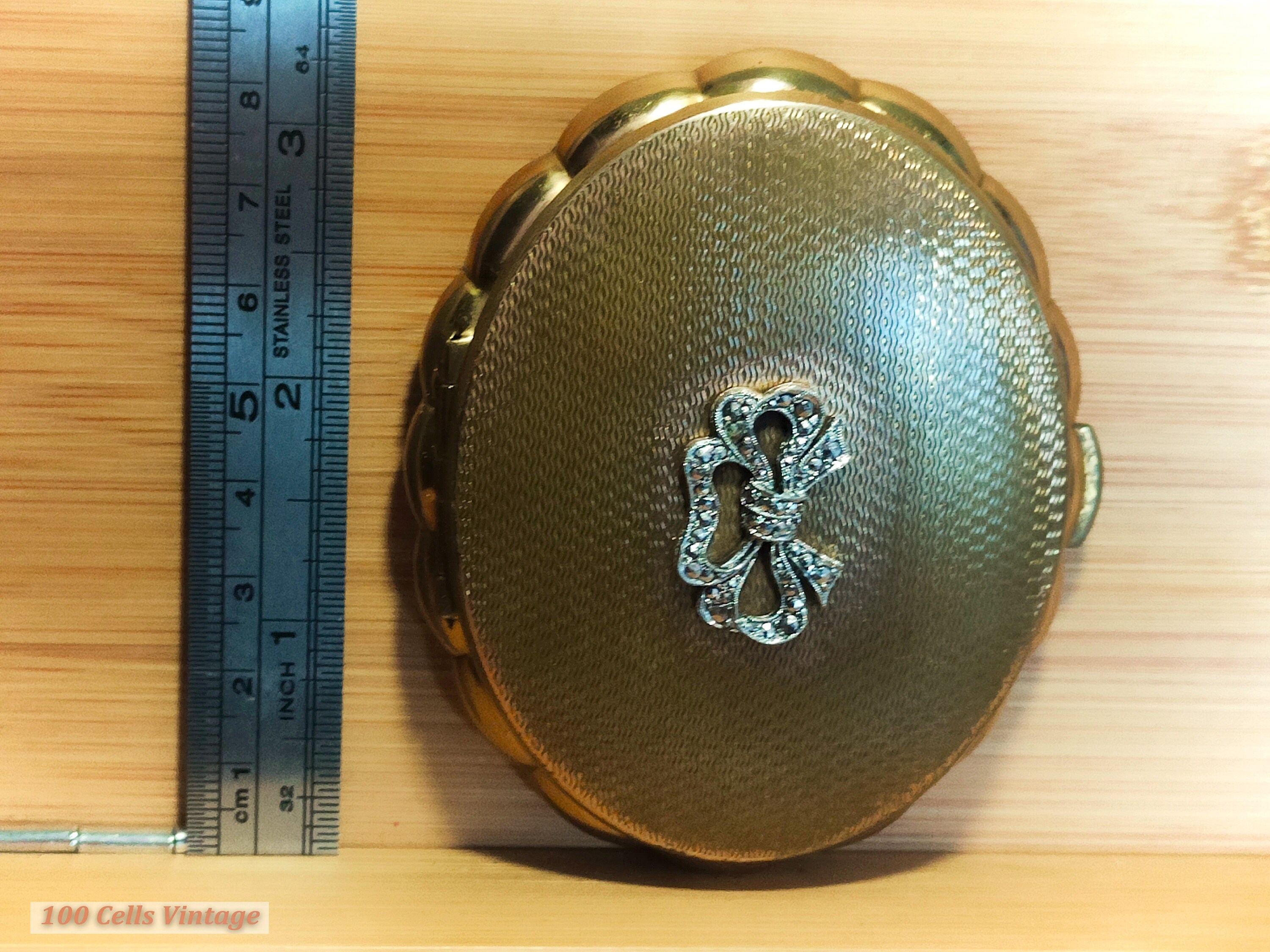 アンティーク雑貨 pico Kigu Oval With Diamantes and Patina-vintage Ladies Powder
