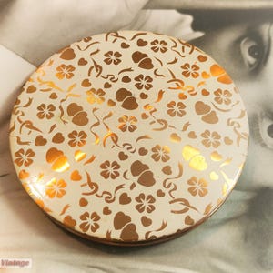 White & gold hearts and lucky clovers-Vintage Powder Compact-Make Up-Mirror-0i , vintage compact, handheld mirror, vintage vanity