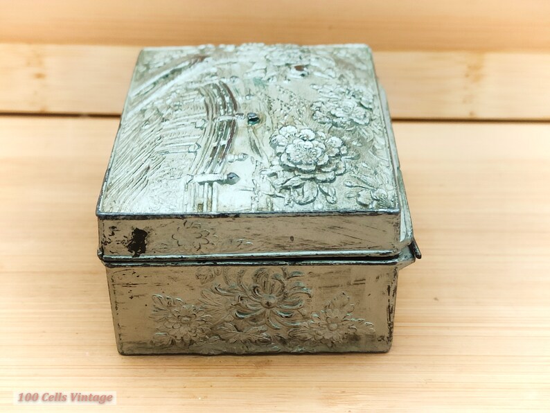 Chinese/Asian Embossed Silver Tone-8cm-Vintage Trinket/Pill/Jewellery Box image 4