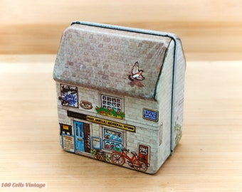 Dana Kubick Hunkydory Miniature House Shaped Vintage Storage Tin (7cm)