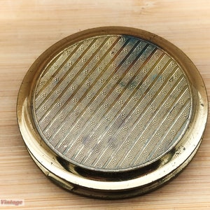 Distressed Gold Tone-Vintage Ladies Powder Compact -0pi, compact mirror, vintage compact, handheld mirror, vintage vanity