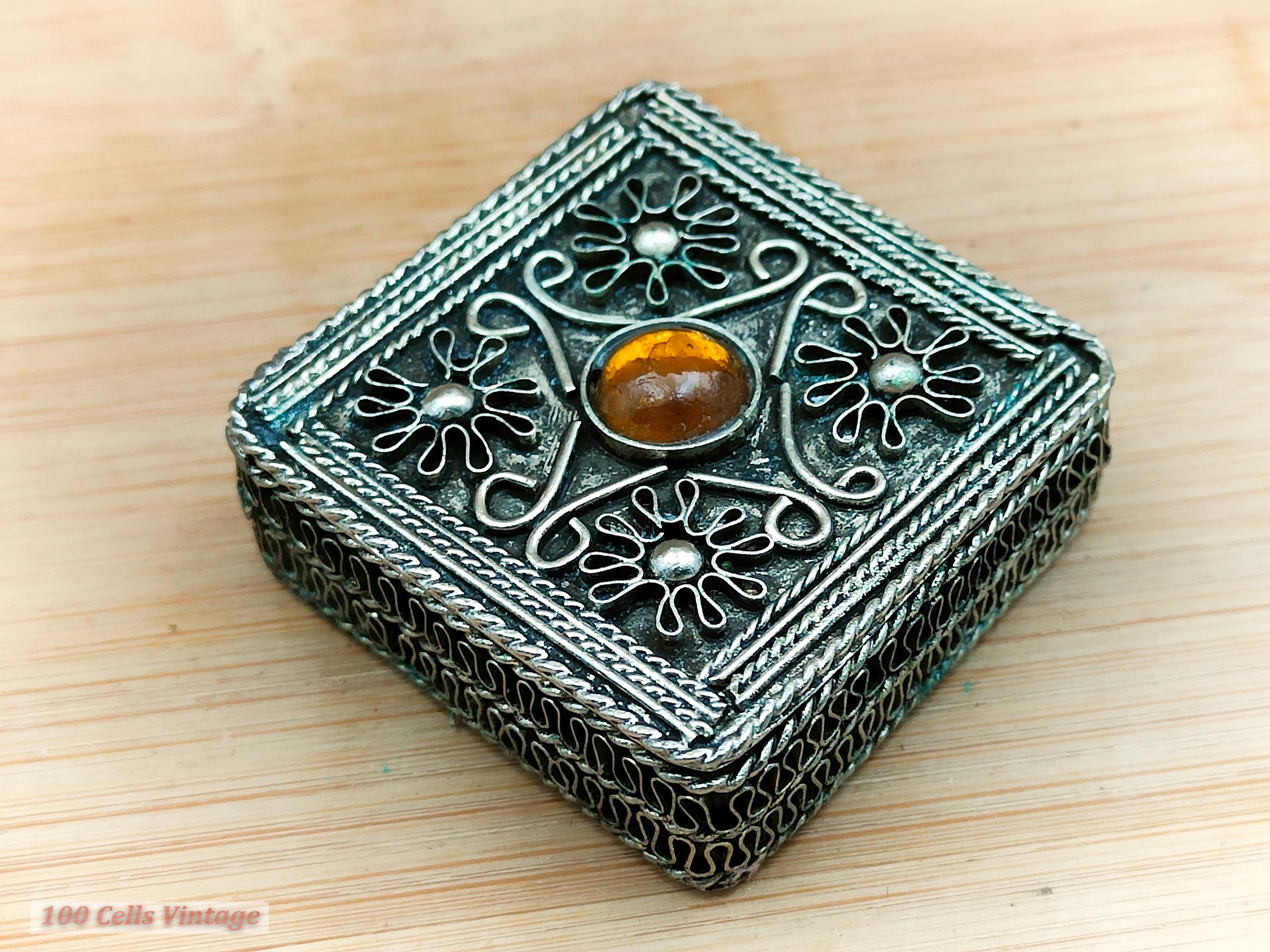 Asian metal filigree orange gemstone-4cm-Vintage Trinket/Pill/Snuff Box 0re keepsake box, jewelry box, trinket box, treasure box