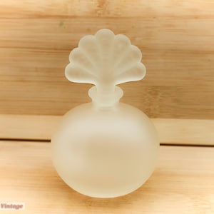 White Frosted Glass 9cm-Vintage Glass Perfume/Scent Bottle-cw