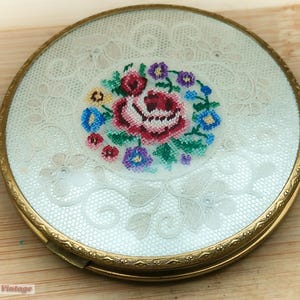 Large floral lace needlepoint-Vintage Make Up/Powder Mirror Compact-1in , vintage compact, handheld mirror, vintage vanity