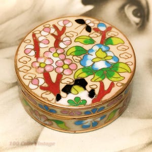 Round beige colourful floral asian cloisonne-4cm-vintage Pill box-0o -keepsake box, jewelry box, trinket box, treasure box