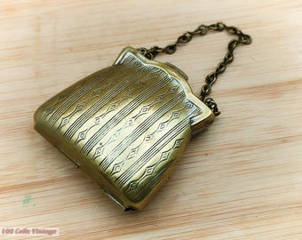 Very Small (5cm) Antique/Vintage Brass/Gold Tone Metal Dance/Coin Purse-0in