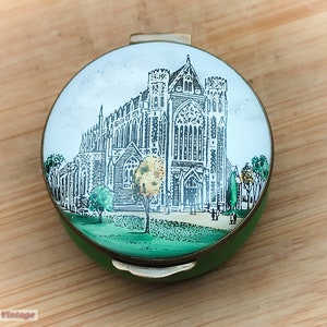 Sacred Heart Church Wimbledon Crummles Enamels-5 cm-Vintage Trinket / Pill Box 1gr Aufbewahrungsbox, Schmuckschatulle, Schmuckschatulle, Schatzkiste