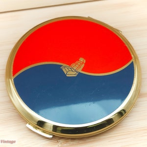Polvo compacto Stratton inusual en rojo y azul con asiento para damas, de 1 año, espejo compacto, espejo vintage, espejo de mano, tocador vintage