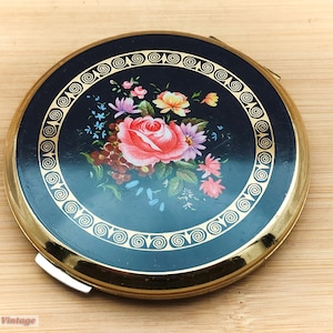 Polvos compactos Stratton con diseño floral azul y dorado para damas, estilo vintage, 0pi, espejo compacto, espejo vintage, espejo de mano, tocador vintage