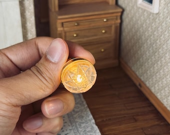 Conjunto de 2 Miniaturas de Luminárias de Teto LED Transparentes com Acabamento Gravado para Casa de Bonecas, Escala 1:12